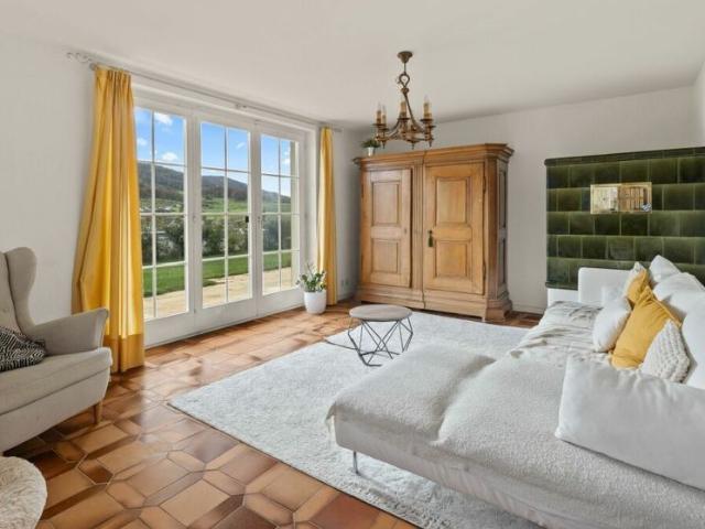 7.5 Zimmer Landhaus mit Weitblick und direkter Nähe zur Schule