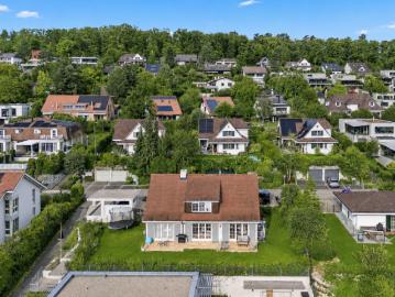 7.5 Zimmer Landhaus mit Weitblick und direkter nähe zur Schule