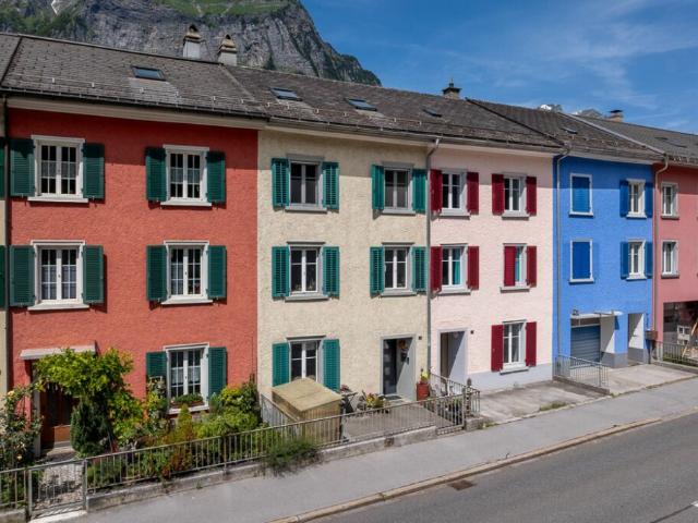 7.5 Zimmer Reihenhaus mit besonderem Flair