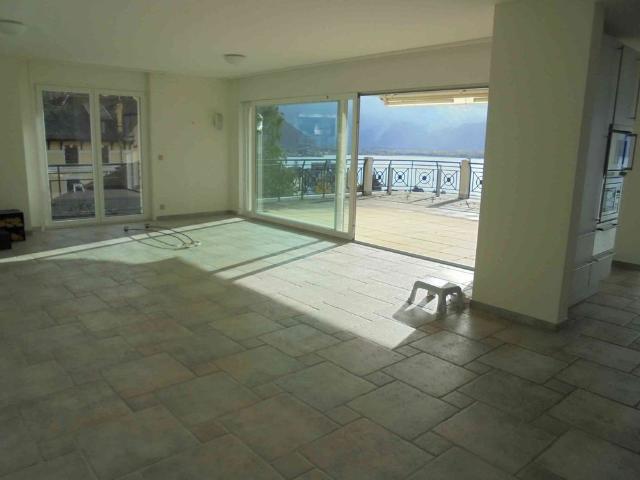 7.5 Zimmer, 243 m², 3. Stock