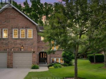 7 60 Allen Street W, Waterloo, ON, N2L 6H5 townhouse for sale | Listing ID X13479 | Royal LePage