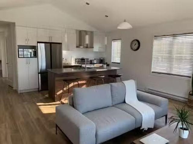 7 610 Rue Cadieux, Mont Tremblant, QC, J8E 2T4 lease for lea.