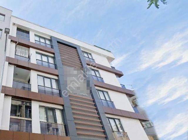 7,900,000 Tl E5 Metro Yakını 3+1 1,kat Mülk Sahibi Oturmakta