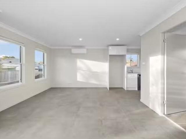 7a Blacks Road, Paxton House for rent Listed by Kelly Smyth o.