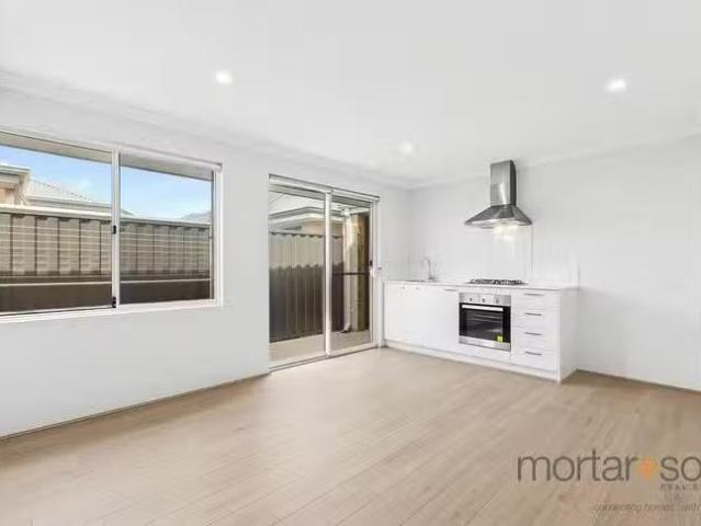 7A Fuji Way, Lakelands, WA 6180