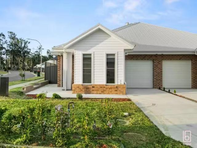 7a Godwit Avenue, WARNERVALE House for rent Listed by Craig A.