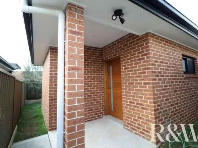 7A Minahan Place, Plumpton House for rent Listed by Laura Fen.