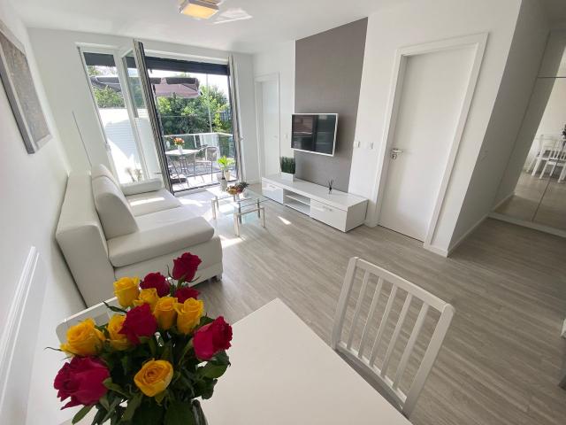 7A new 2 room apartment with balcony just 5.4 km from Alexanderplatz / free wifi / in Berlin Pankow Heinersdorf, Berlin Amsterdam Apartments for Rent