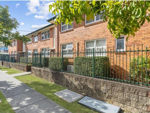 7b/2 Carl Street, WOOLLOONGABBA, QLD 4102