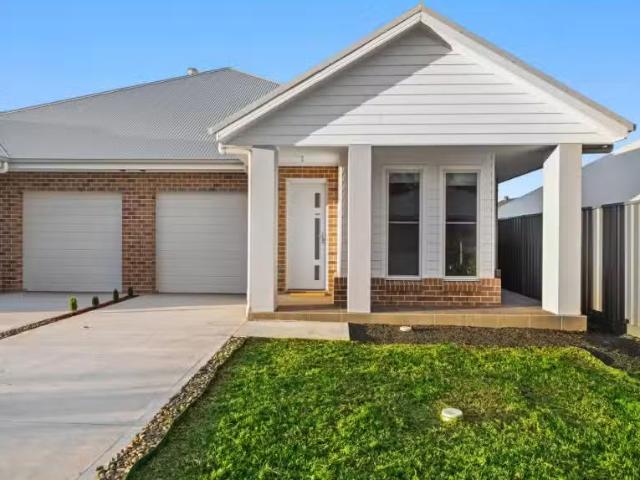 7b Godwit Avenue, WARNERVALE House for rent Listed by Craig A.