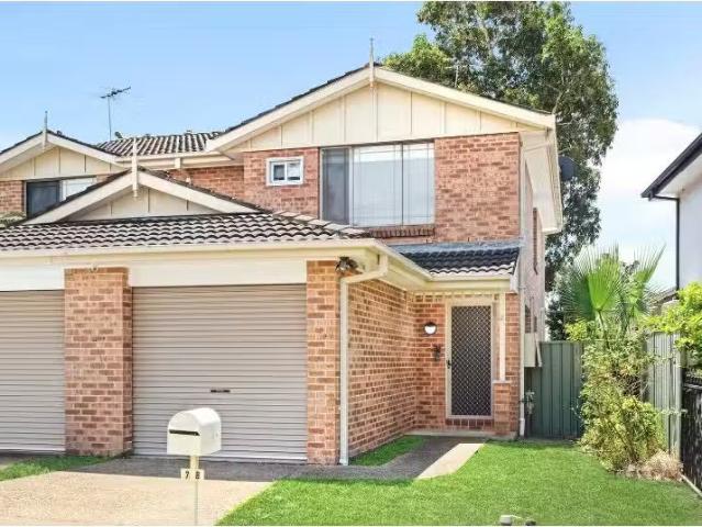 7b Lakewood Dr, Woodcroft Townhouse for rent Listed by Simon.