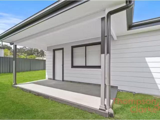 7b Lavender Street, Cessnock Apartment for rent Listed by She.