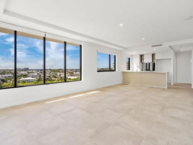 7TH FLOOR APARTMENT WITH FANTASTIC VIEWS