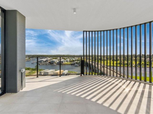7TH FLOOR APARTMENT WITH FANTASTIC VIEWS