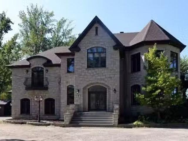 7Z 11E Avenue, Laval Auteuil, QC, H7H 2K5 investment for s.