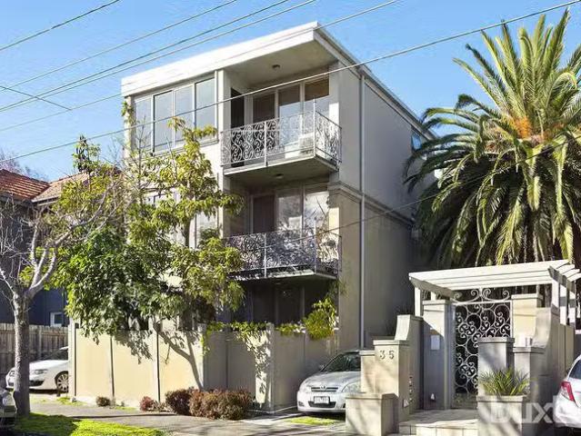 8/3 5 Coleridge Street, Elwood, VIC 3184