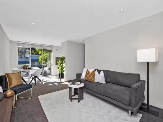 8/3 5 Riley Street, North Sydney, NSW 2060