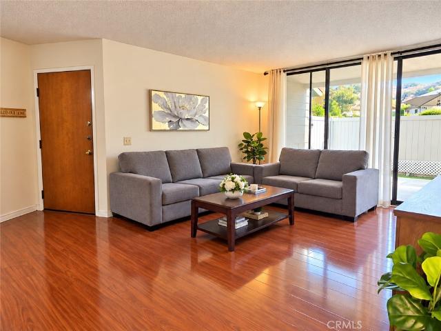 83 Town and Country Road 137