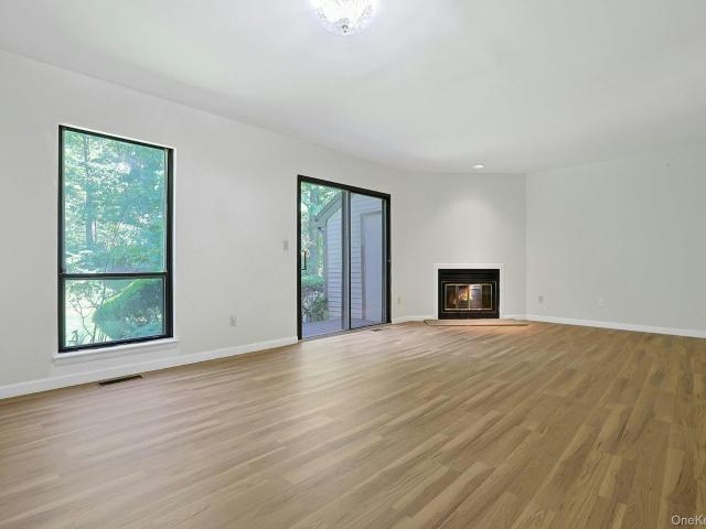 83 Deerfield Lane