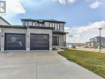 House for sale in Huron - Parking