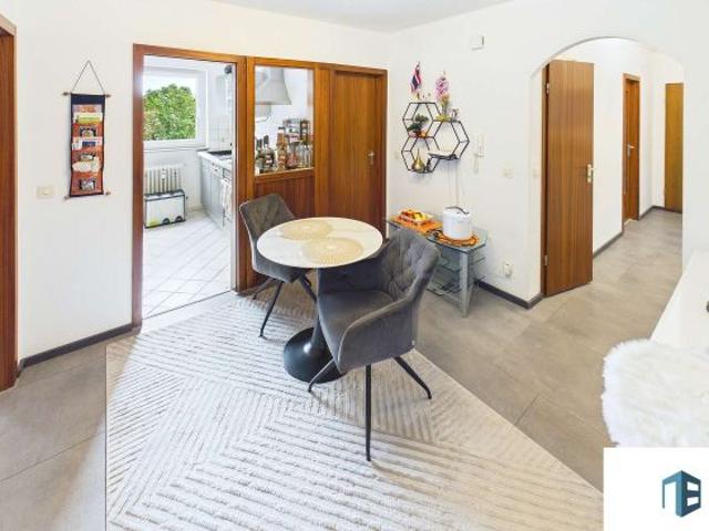 83 m² große Eigentumswohnung mit 3 Zimmern, Balkon, Keller und Aufzug in zentraler Lage
