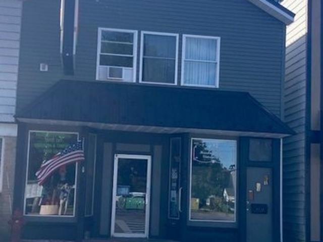 83 Main St, Akron, NY 14001