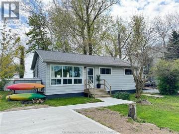 83 Marentette Beach Drive, Leamington, ON, N8H 3V7 house for sale | Listing ID 26008 | Royal LePage