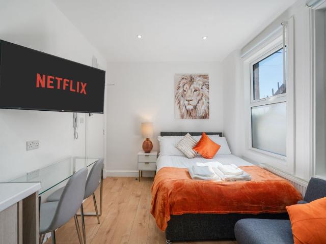 83 Mitcham Road SW17, 1 bed flat to rent, £1,800 pcm | PrimeLocation