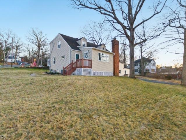 83 Mountain Blvd