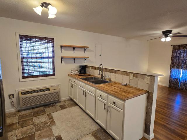 83 Robin Hill Rd