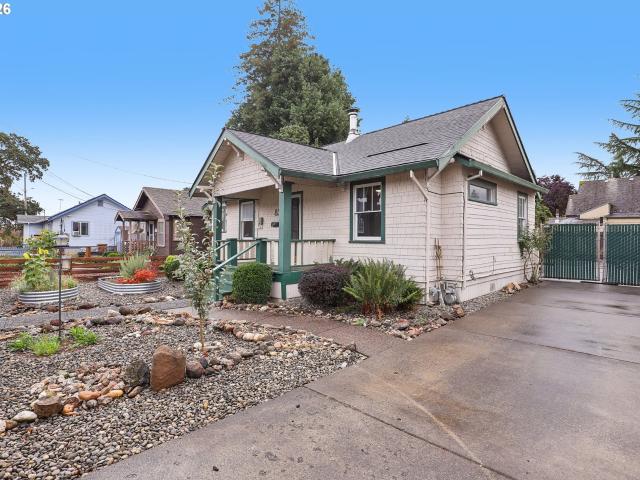 83 S 22ND ST