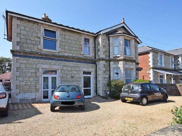 83 Sandown Road, Lake 1 bed flat to rent £560 pcm £129 pw