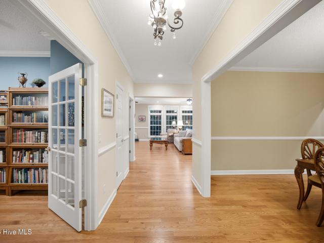 83 Sakonnet Trail