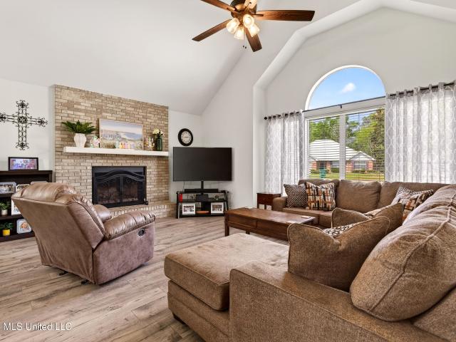 8007 Fishook Lane