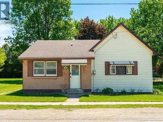 8007 Railroad Line, Brooke Alvinston, ON, N0N 1A0 house for sale | Listing ID 26019 | Royal LePage