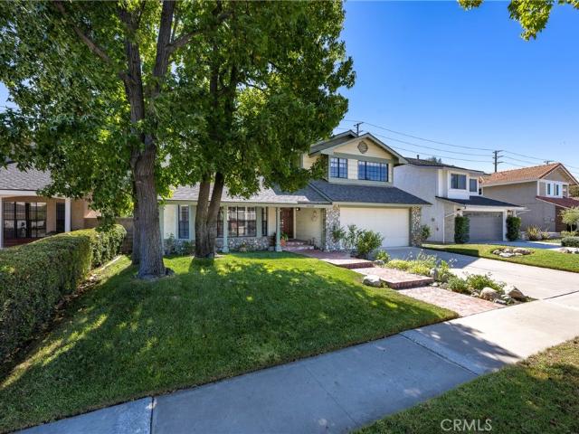 8008 E Woodsboro
