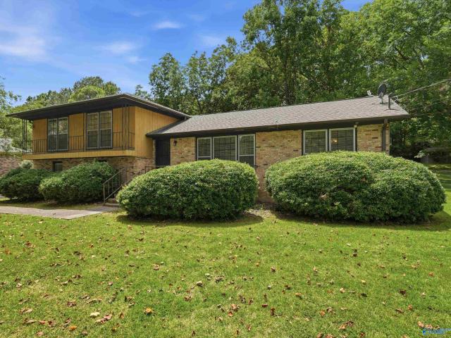 8008 Hickory Hill Lane SE