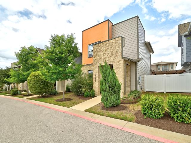 8009 Mellencamp Dr, Unit 212, Austin, TX 78744 | MLS #7316
