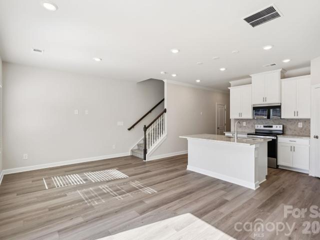 8009 Hidden Springs Trail