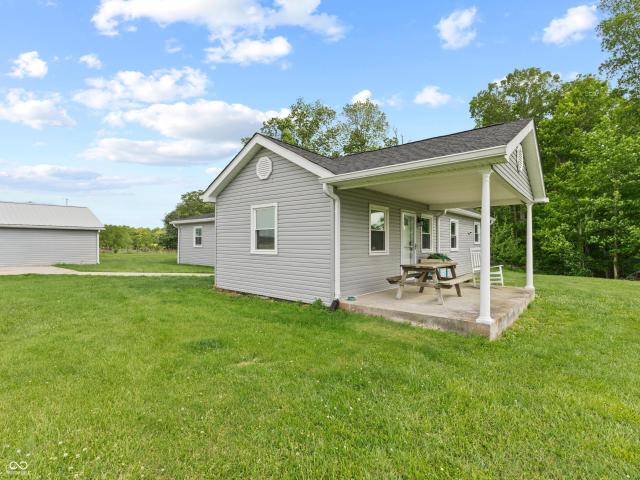 8000 N County Road 380 W
