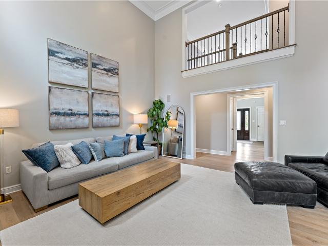 8000 Sherwood Dr