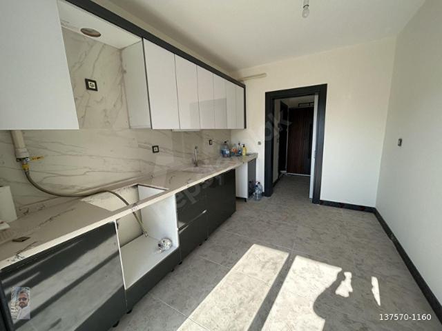 8000 tl ye KARAALİ DE D7 BLOKTA ARAKAT DAİRE ASANSÖR AKTİF