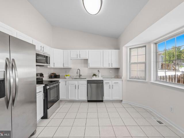8003 Carlson