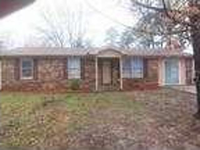 $800 / 4br Recently Remodeled 4 Bedrooms 2 1/2 Baths