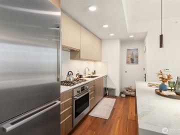 800 Columbia Street # 2505