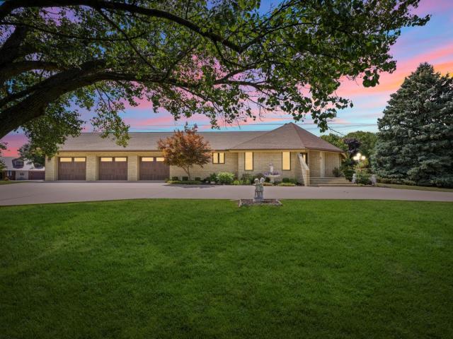 800 Cambridge Drive