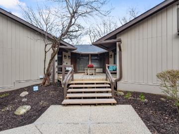 800 Aspen Dr, Unit C5, Fontana, WI 53125 | MLS #1959