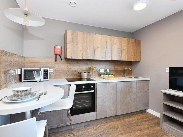 800 Bristol Road, Birmingham B29 Studio to rent £1,235 pcm £285 pw