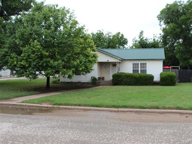 800 Griffin Rd, Albany, TX 76430