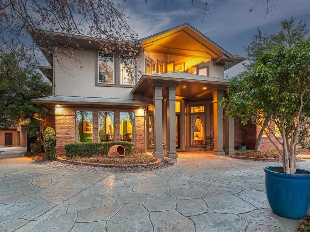 800 Oakwood Court